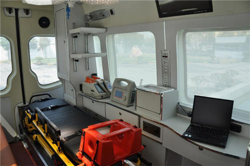 内江救护车内部
